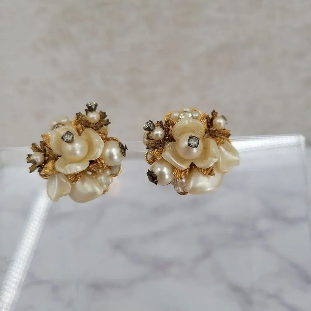 Beau Jewels Gold Toned Filigree Vtg Cluster Clip On Earrings Faux Pearl Shells